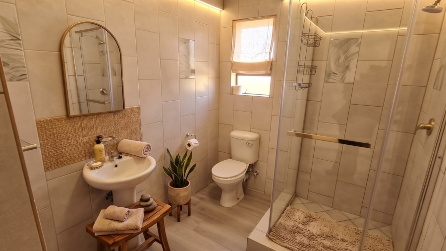 To Let 5 Bedroom Property for Rent in Long Acres Country Estate Western Cape